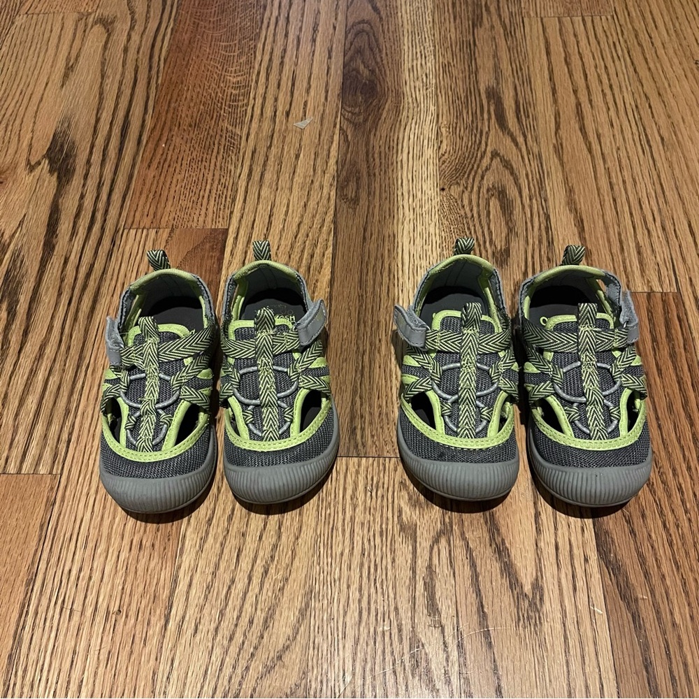 Twin boys Osh Kosh sport sandals, 2 pairs of shoes, gray & lime green